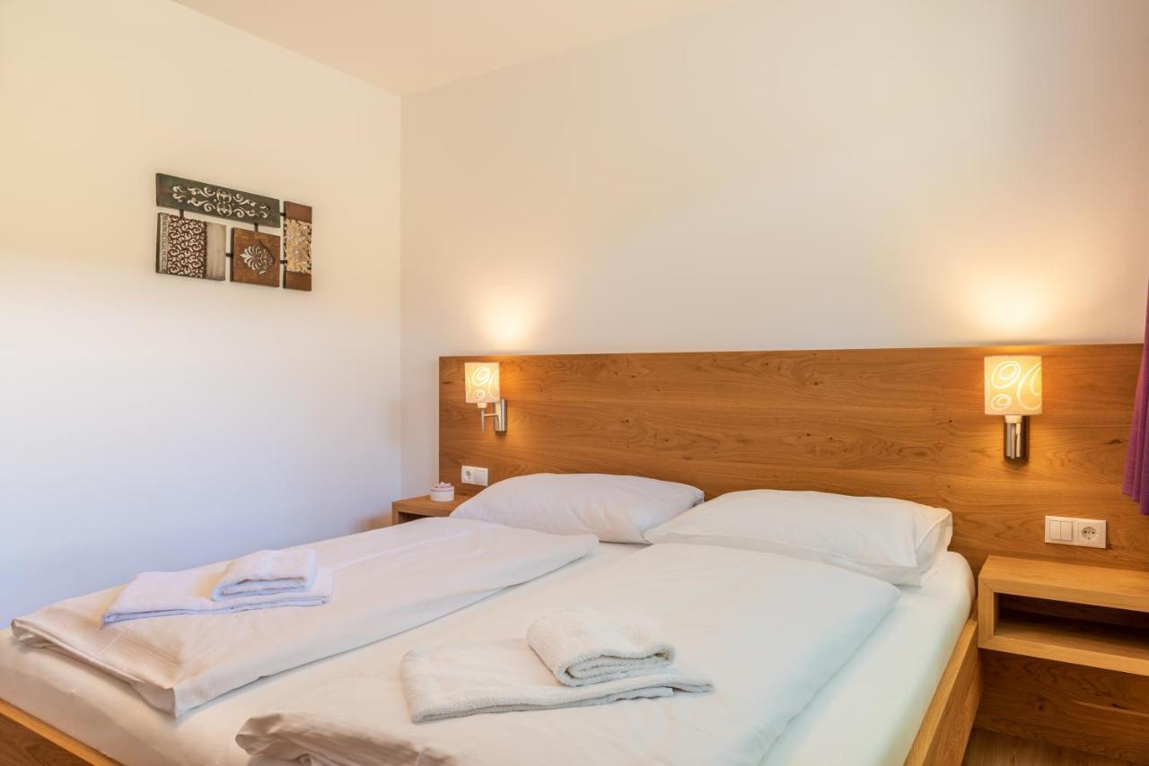 Fourteen Zell Am S&p By In One Apartment